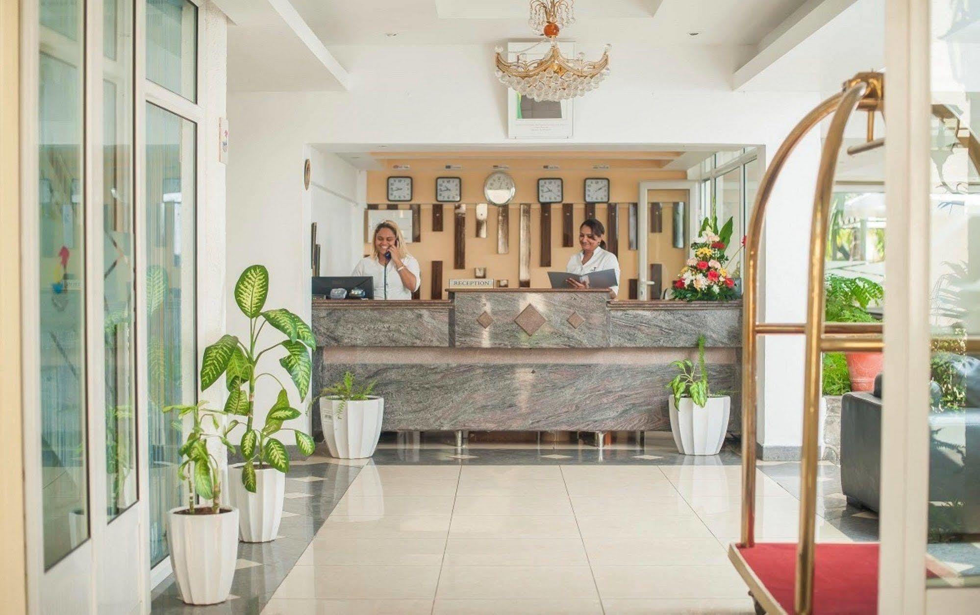 Manisa Hotel Flic-en-Flacq Exterior foto